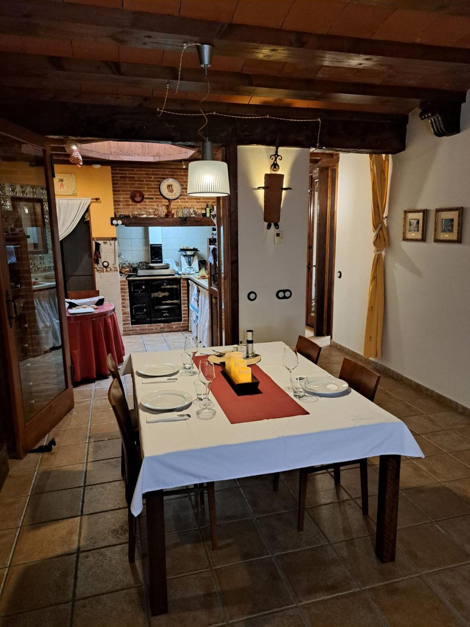 Vinarius, Posada Rural Castellanos de Villiquera 外观 照片